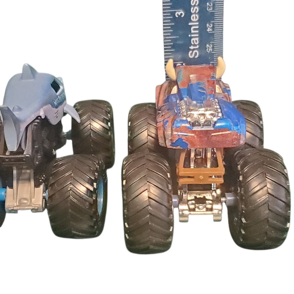 Monster Jam 1:64 Diecast Truck Lot Megalodon El Toro Loco Crushstation Toy - Picture 7 of 7